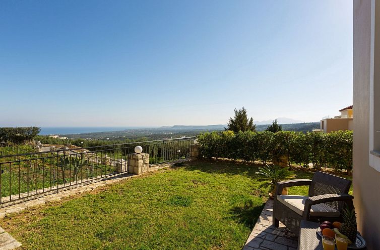 Vakantiehuis Ruhige Villa mit privatem Pool, BBQ und Kinderb