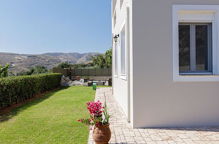 Vakantiehuis Ruhige Villa mit privatem Pool, BBQ und Kinderb