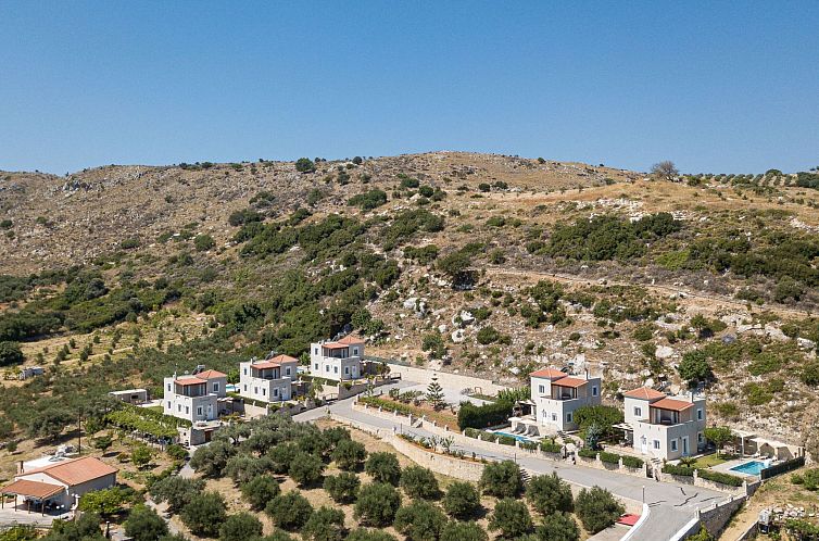 Vakantiehuis Ruhige Villa mit privatem Pool, BBQ und Kinderb