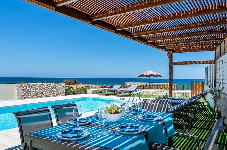 Vakantiehuis Villa am Strand in Rethymno mit privatem Pool