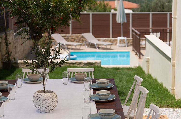 Vakantiehuis Ferienvilla "Rousa" mit Bergblick