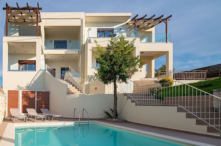 Vakantiehuis Ferienvilla "Rousa" mit Bergblick