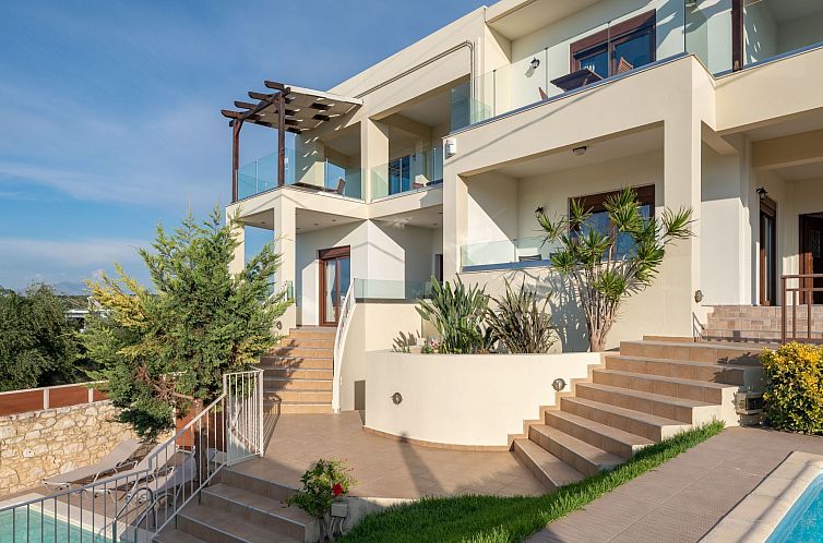 Vakantiehuis Ferienvilla "Rousa" mit Bergblick