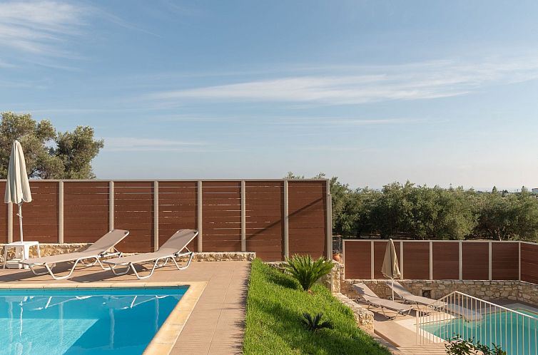 Vakantiehuis Ferienvilla "Rousa" mit Bergblick