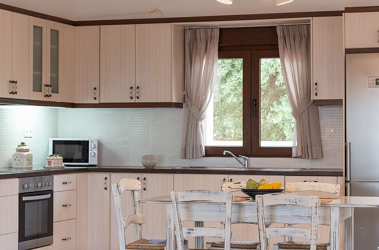 Vakantiehuis Ferienvilla "Rousa" mit Bergblick