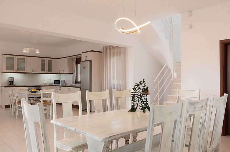 Vakantiehuis Ferienvilla "Rousa" mit Bergblick