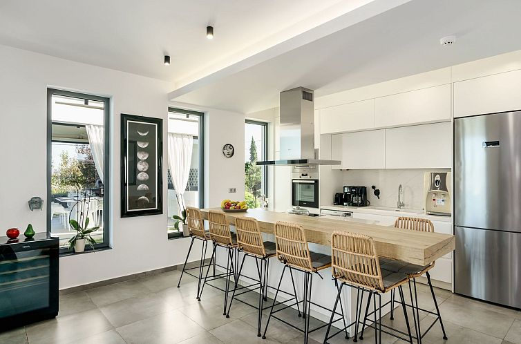 Vakantiehuis Lux-Villa mit Innen- und Außenpool, BBQ und Fi