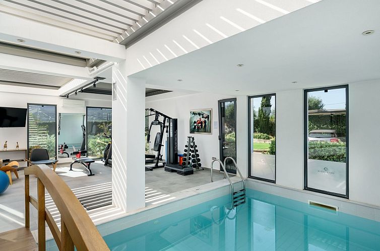 Vakantiehuis Lux-Villa mit Innen- und Außenpool, BBQ und Fi