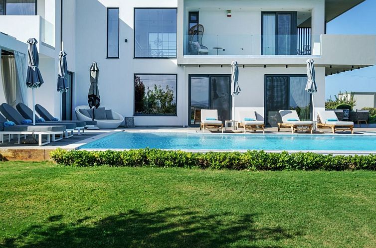 Vakantiehuis Lux-Villa mit Innen- und Außenpool, BBQ und Fi