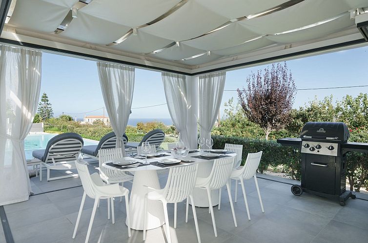 Vakantiehuis Lux-Villa mit Innen- und Außenpool, BBQ und Fi