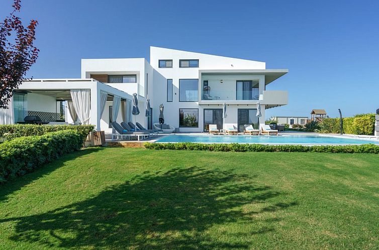 Vakantiehuis Lux-Villa mit Innen- und Außenpool, BBQ und Fi