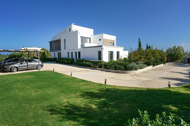 Vakantiehuis Lux-Villa mit Innen- und Außenpool, BBQ und Fi