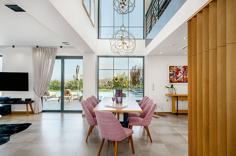 Vakantiehuis Lux-Villa mit Innen- und Außenpool, BBQ und Fi