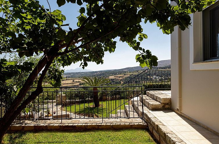 Vakantiehuis Familienvilla mit Pool, Garten, Spielplatz und 