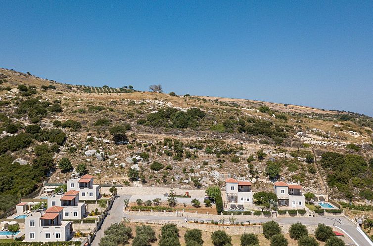 Vakantiehuis Familienvilla mit Pool, Garten, Spielplatz und 