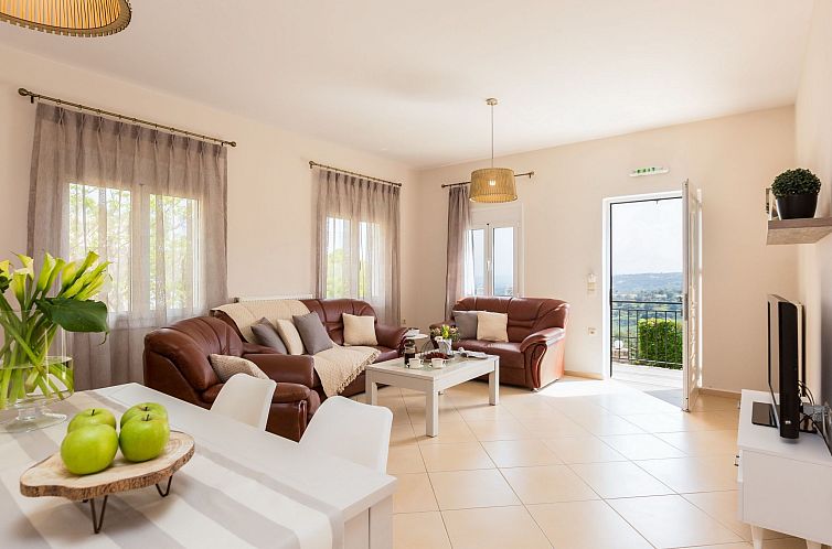 Vakantiehuis Familienvilla mit Pool, Garten, Spielplatz und 