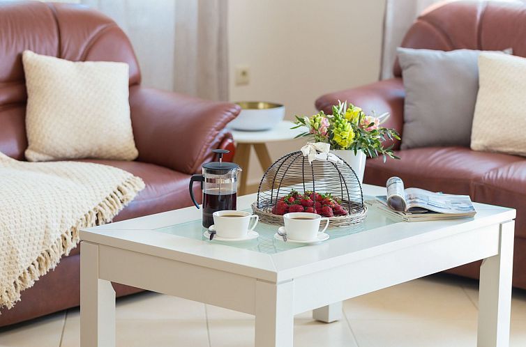 Vakantiehuis Familienvilla mit Pool, Garten, Spielplatz und 