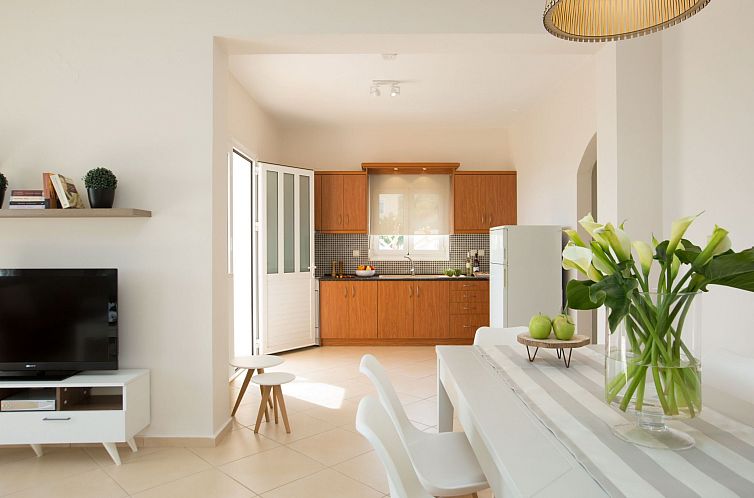 Vakantiehuis Familienvilla mit Pool, Garten, Spielplatz und 