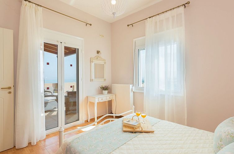 Vakantiehuis Familienvilla mit Pool, Garten, Spielplatz und 