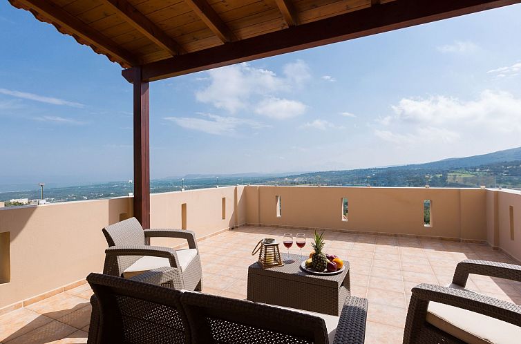 Vakantiehuis Familienvilla mit Pool, Garten, Spielplatz und 