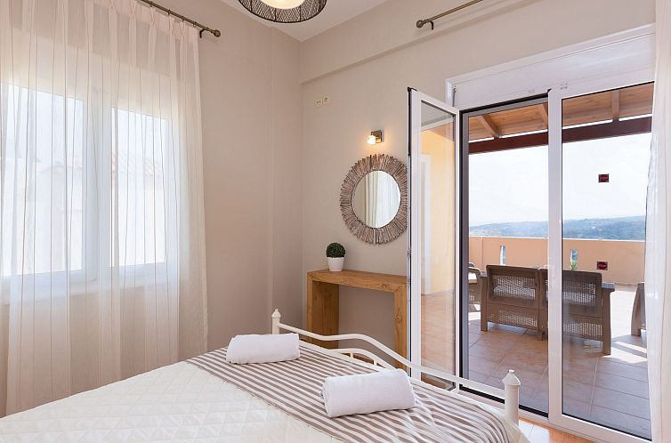 Vakantiehuis Familienvilla mit Pool, Garten, Spielplatz und 