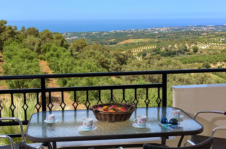 Vakantiehuis Familienvilla mit privatem Pool, Spielplatz und