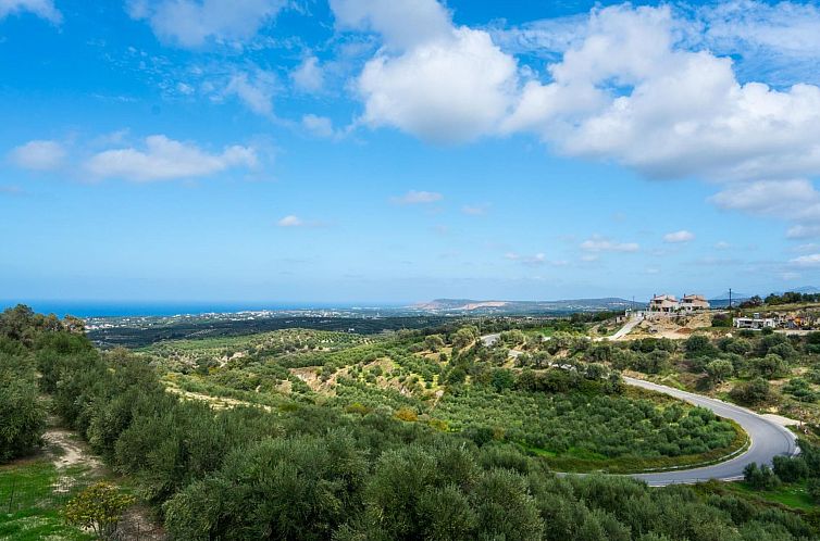 Vakantiehuis Familienvilla mit privatem Pool, Spielplatz und