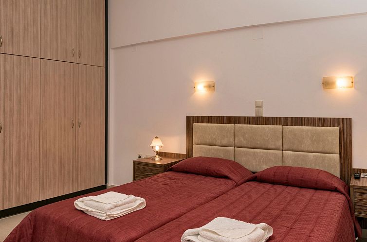 Vakantiehuis Familienvilla mit privatem Pool, Spielplatz und