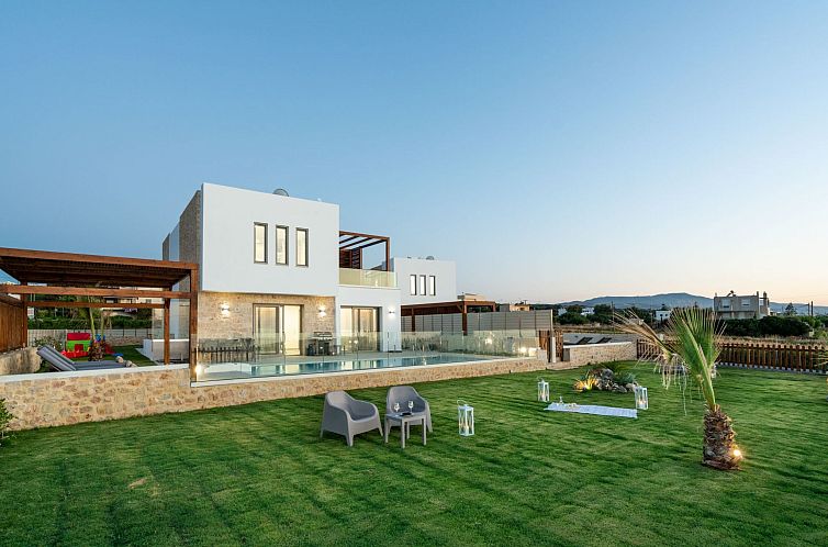 Vakantiehuis Villa am Strand mit Pool, Kinderbereich und BBQ