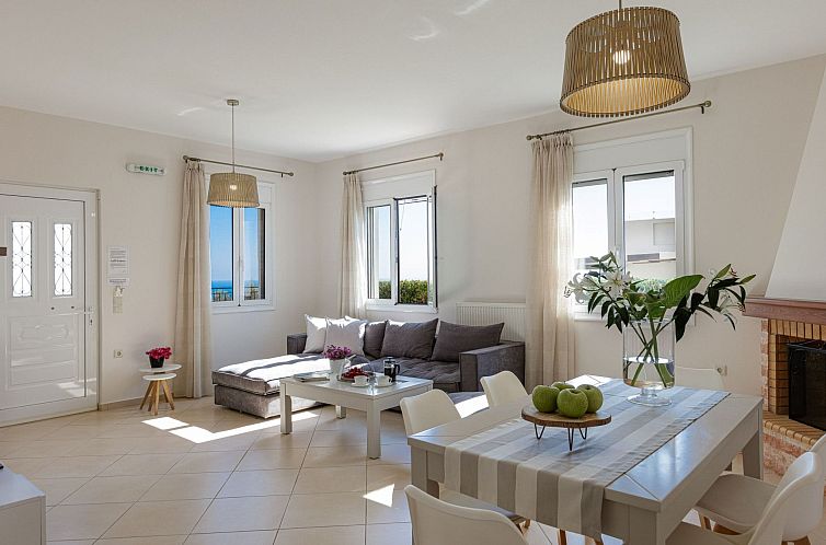 Vakantiehuis Familienvilla mit Pool und Tischtennisplatte