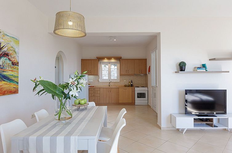 Vakantiehuis Familienvilla mit Pool und Tischtennisplatte