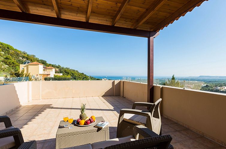 Vakantiehuis Familienvilla mit Pool und Tischtennisplatte