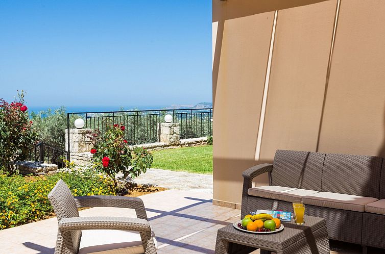 Vakantiehuis Familienvilla mit Pool und Tischtennisplatte