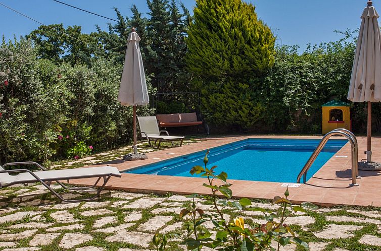 Vakantiehuis Traditionelle Steinvilla Phaedra in Strandnähe