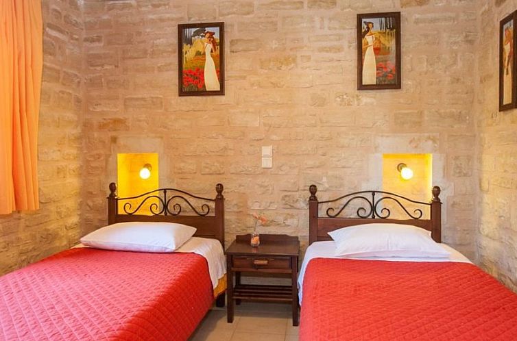 Vakantiehuis Traditionelle Steinvilla Phaedra in Strandnähe