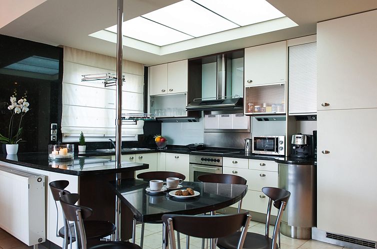 Vakantiehuis Villa mit Pool, Spielplatz, Pingpong und Grillp