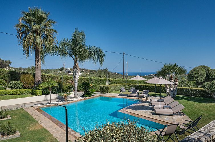 Vakantiehuis Villa mit Pool, Spielplatz, Pingpong und Grillp