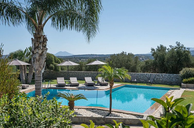 Vakantiehuis Villa mit Pool, Spielplatz, Pingpong und Grillp