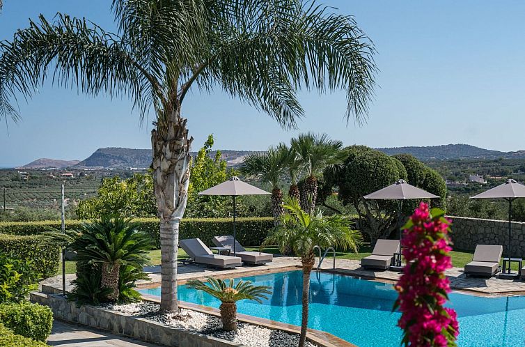 Vakantiehuis Villa mit Pool, Spielplatz, Pingpong und Grillp
