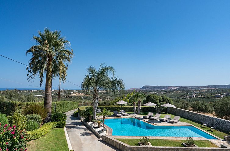 Vakantiehuis Villa mit Pool, Spielplatz, Pingpong und Grillp