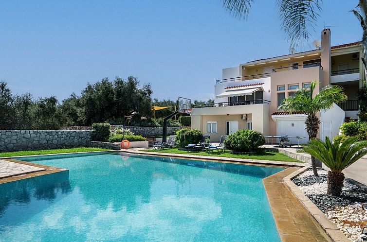 Vakantiehuis Villa mit Pool, Spielplatz, Pingpong und Grillp