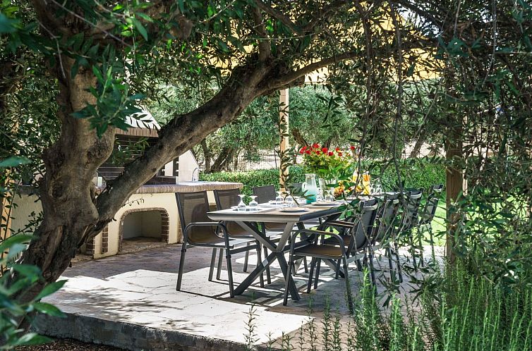 Vakantiehuis Villa mit Pool, Spielplatz, Pingpong und Grillp