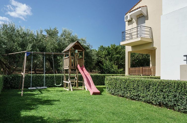 Vakantiehuis Villa mit Pool, Spielplatz, Pingpong und Grillp