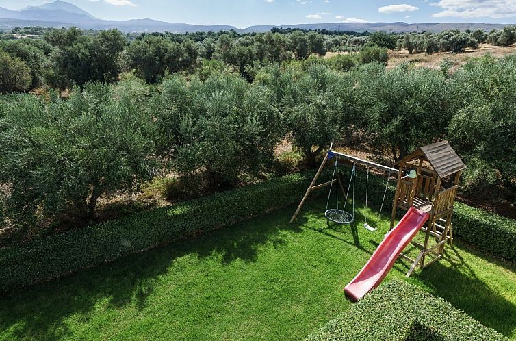 Vakantiehuis Villa mit Pool, Spielplatz, Pingpong und Grillp