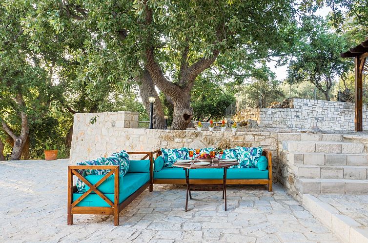 Vakantiehuis Villa aus Stein mit privatem Pool und BBQ-Berei