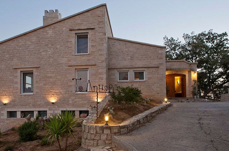 Vakantiehuis Villa aus Stein mit privatem Pool und BBQ-Berei
