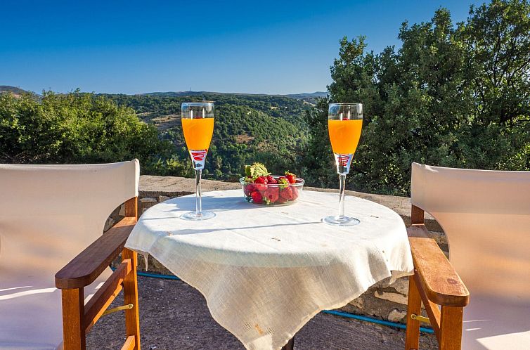 Vakantiehuis Villa aus Stein mit privatem Pool und BBQ-Berei