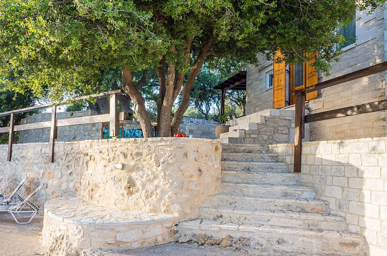 Vakantiehuis Villa aus Stein mit privatem Pool und BBQ-Berei