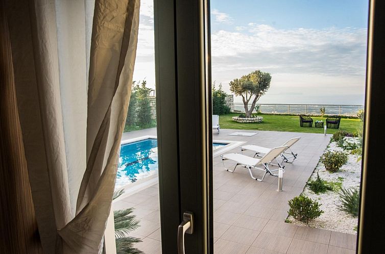 Vakantiehuis Familienvilla mit Panoramapool und Panoramablic