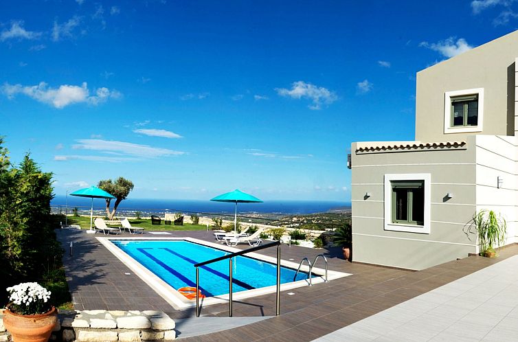 Vakantiehuis Familienvilla mit Panoramapool und Panoramablic